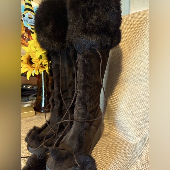 Coach 7.5B knee high brown suede boots with rabbit fur trim, good used condition - Picture 1 of 6